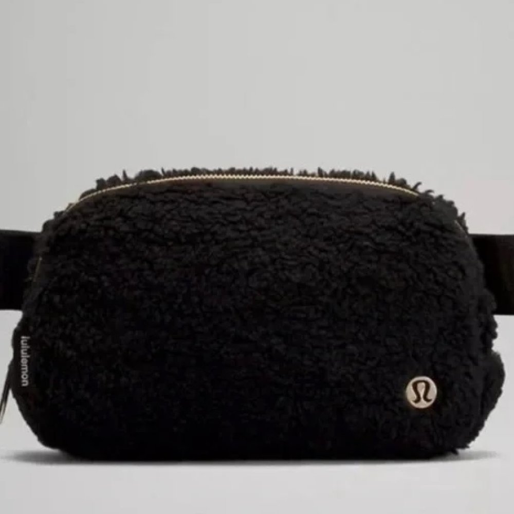 Black LuluLemon Everywhere Belt Bag, Sherpa Fleece
